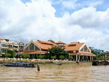 Ninh Kieu Pier