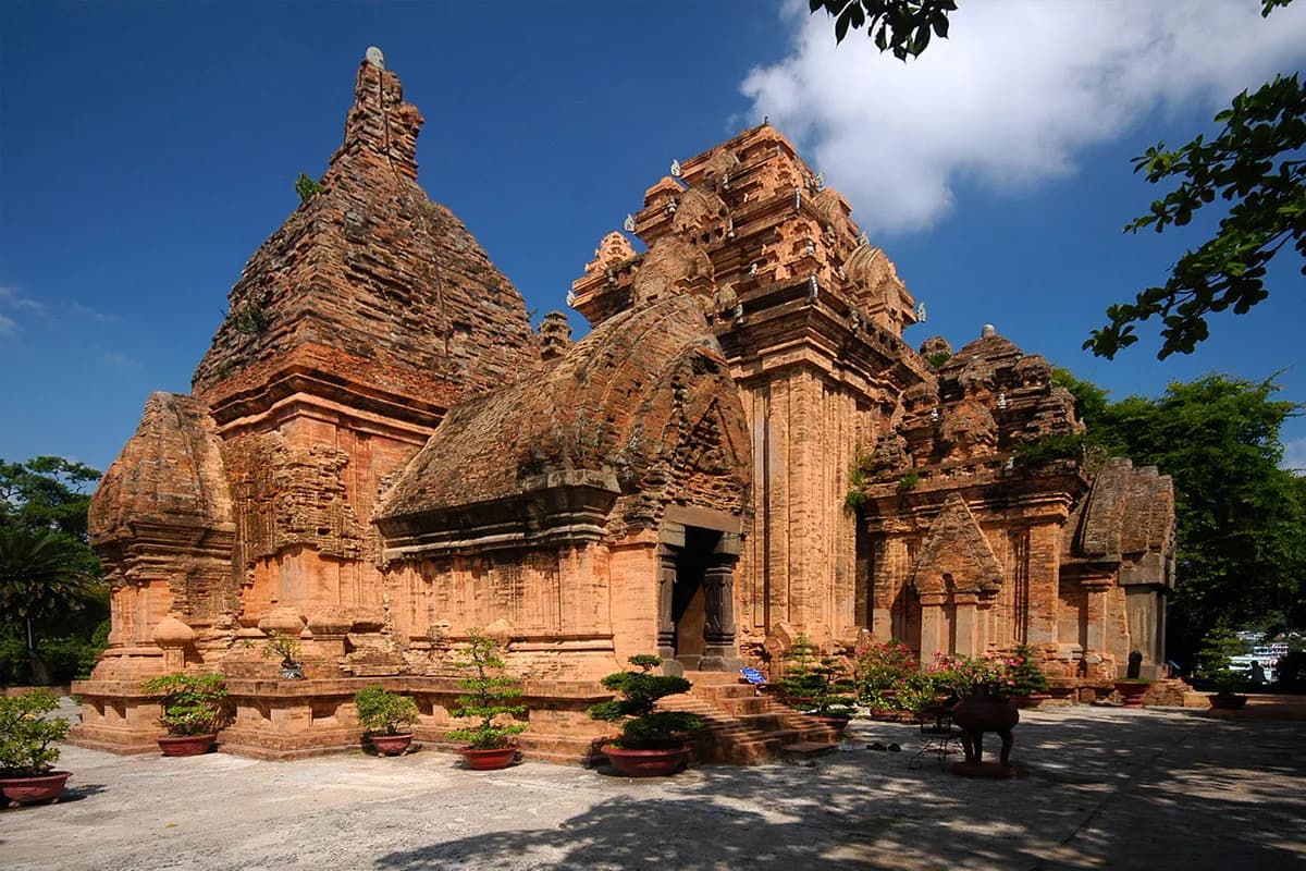 Budget-Friendly Tours Tours