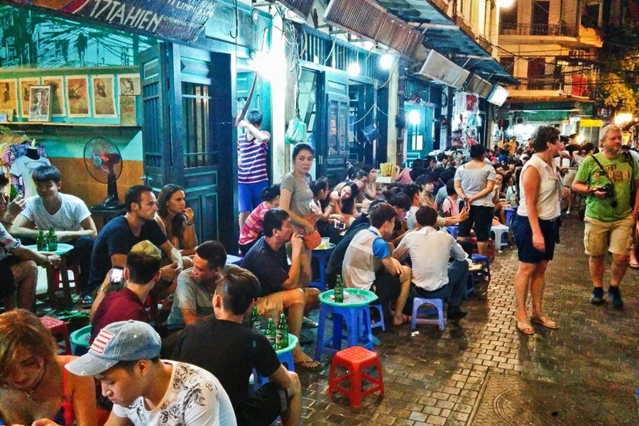 Hanoi food tour